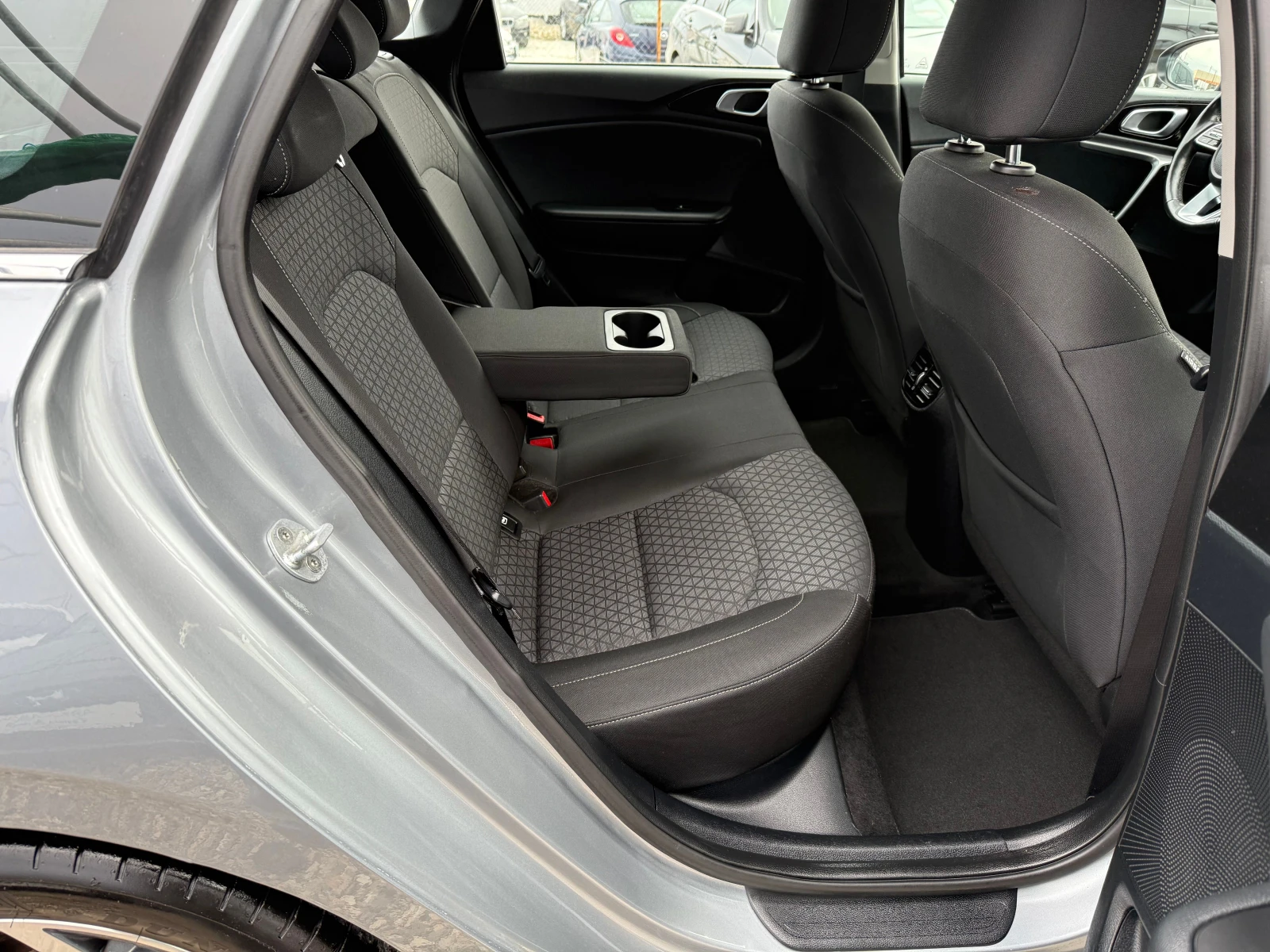 Kia Ceed 1.6 d | Mobile.bg � ����������� 14