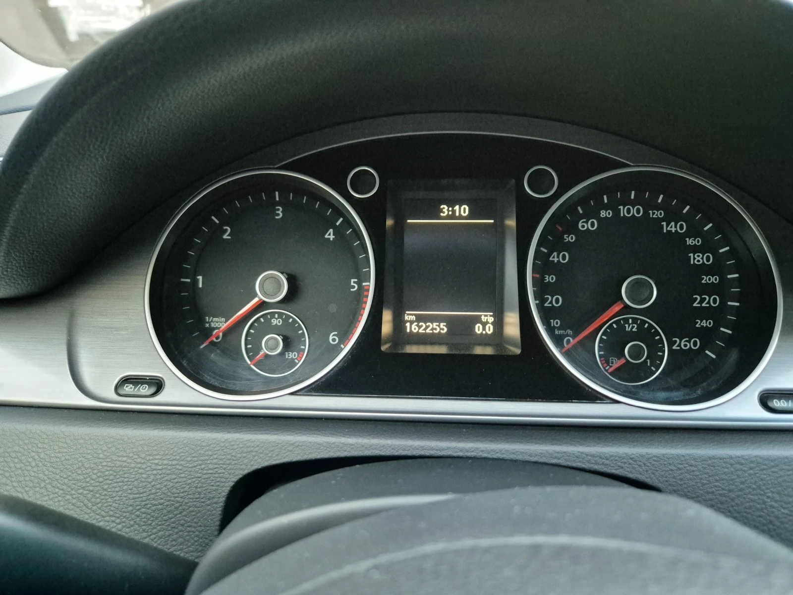 VW Passat 2.0 Tdi Highline , снимка 15 - Автомобили и джипове - 53725455