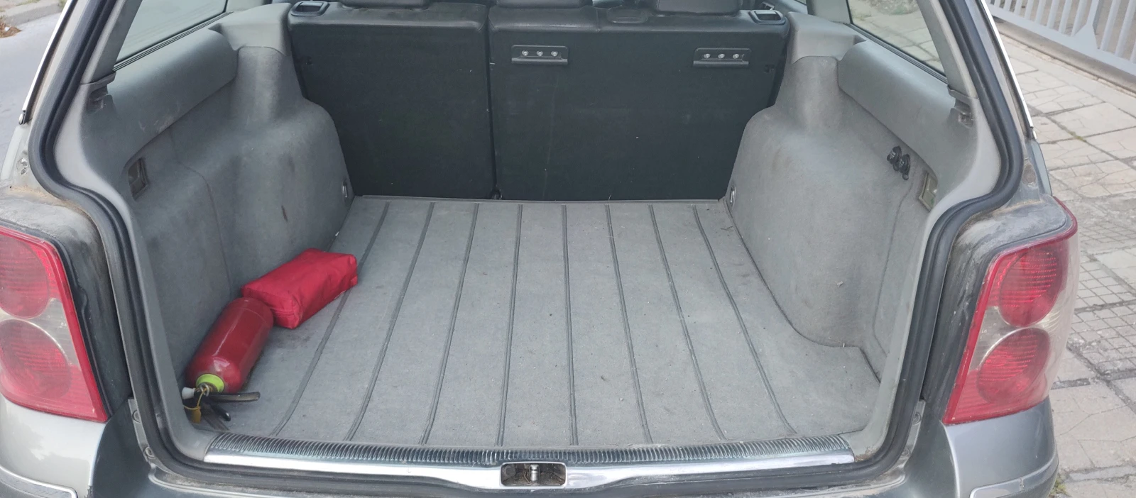 VW Passat 1.9 TDI, снимка 9 - Автомобили и джипове - 53846440