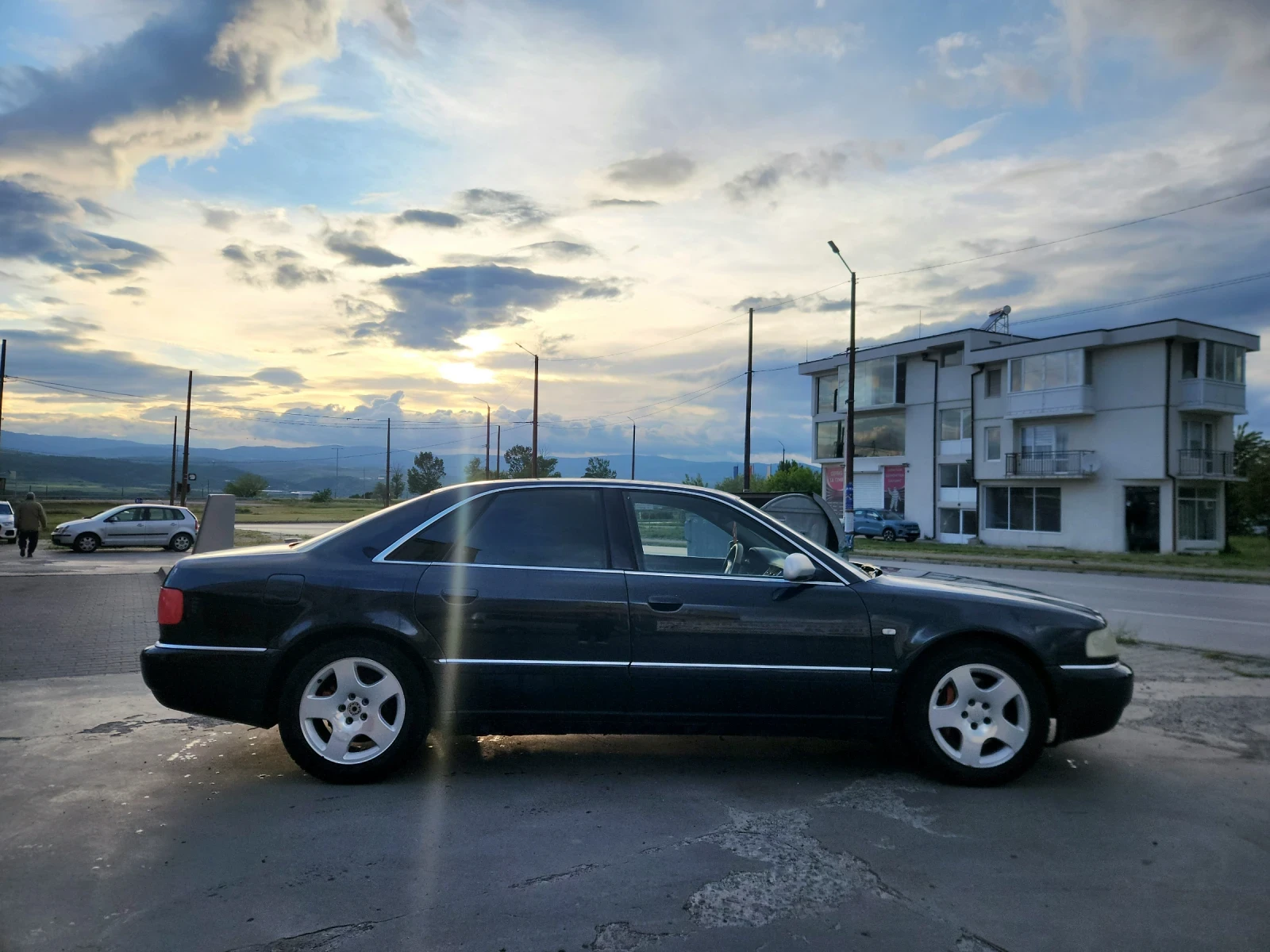 Audi A8 Газ-бензин , снимка 5 - Автомобили и джипове - 54106470