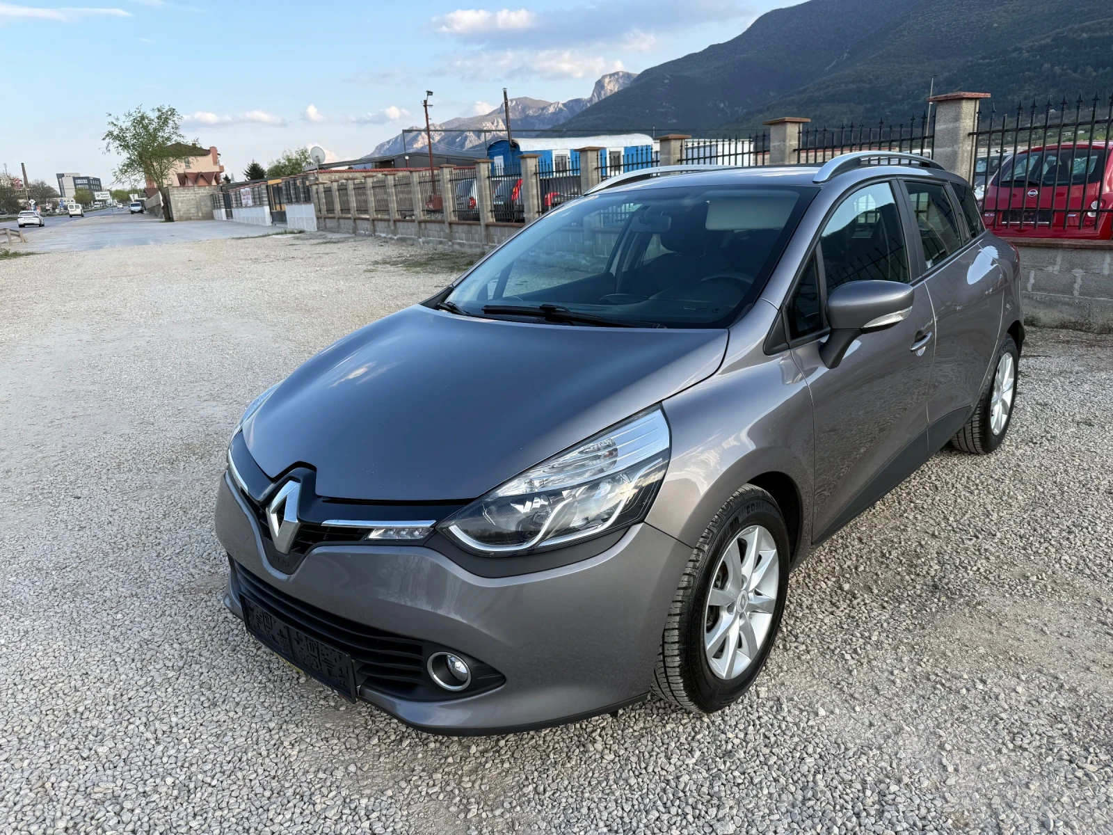 Renault Clio 0.9 TCE УНИКАТ, снимка 2 - Автомобили и джипове - 54235907