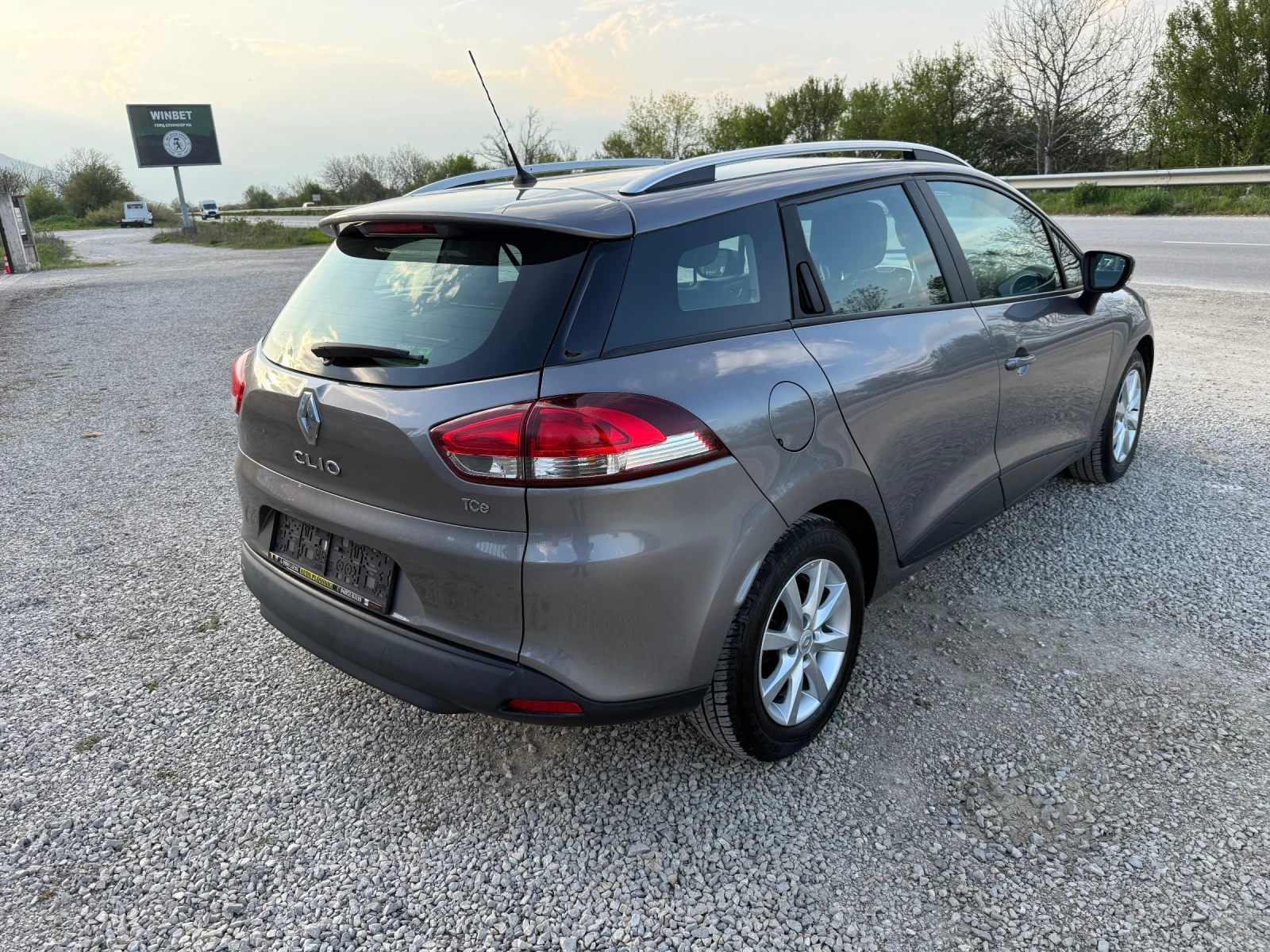 Renault Clio 0.9 TCE УНИКАТ, снимка 5 - Автомобили и джипове - 54235907