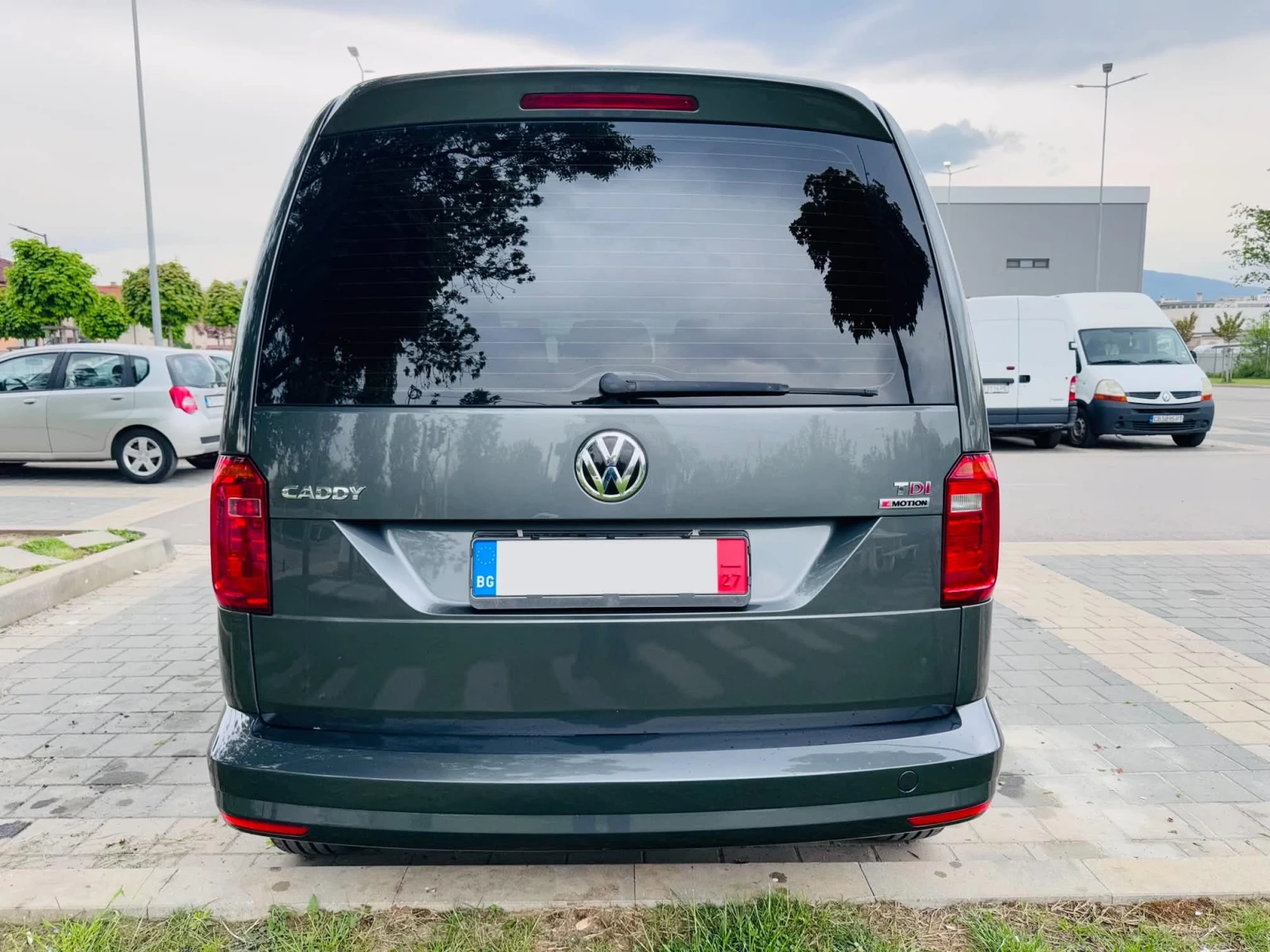 VW Caddy 2.0TDI, 4x4, АВТОМАТИК, ЩВЕЙЦАРИЯ, снимка 7 - Автомобили и джипове - 54458656