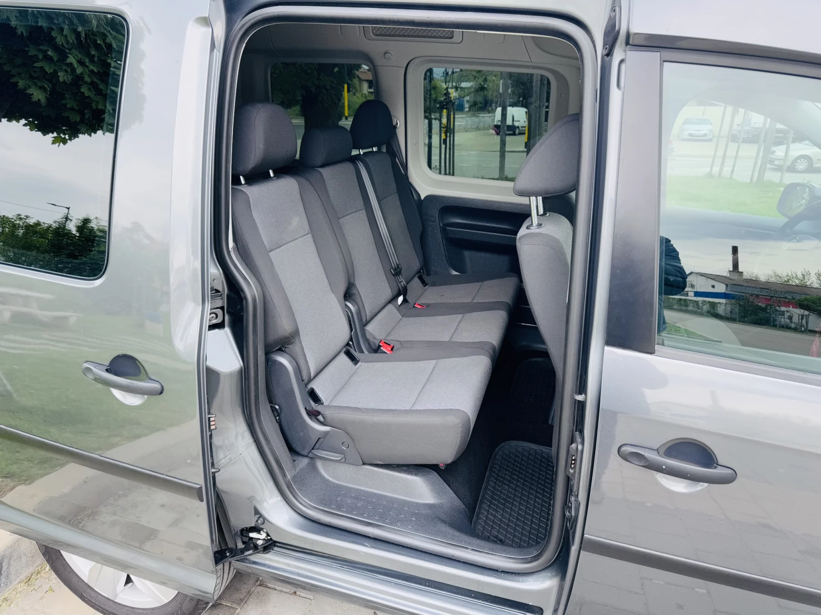 VW Caddy 2.0TDI, 4x4, АВТОМАТИК, ЩВЕЙЦАРИЯ, снимка 11 - Автомобили и джипове - 54458656