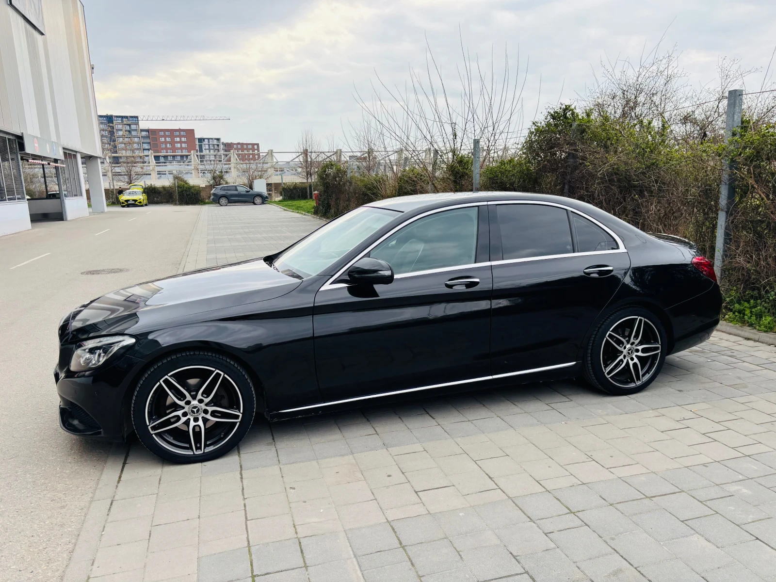 Mercedes-Benz C 220, снимка 2 - Автомобили и джипове - 54546956