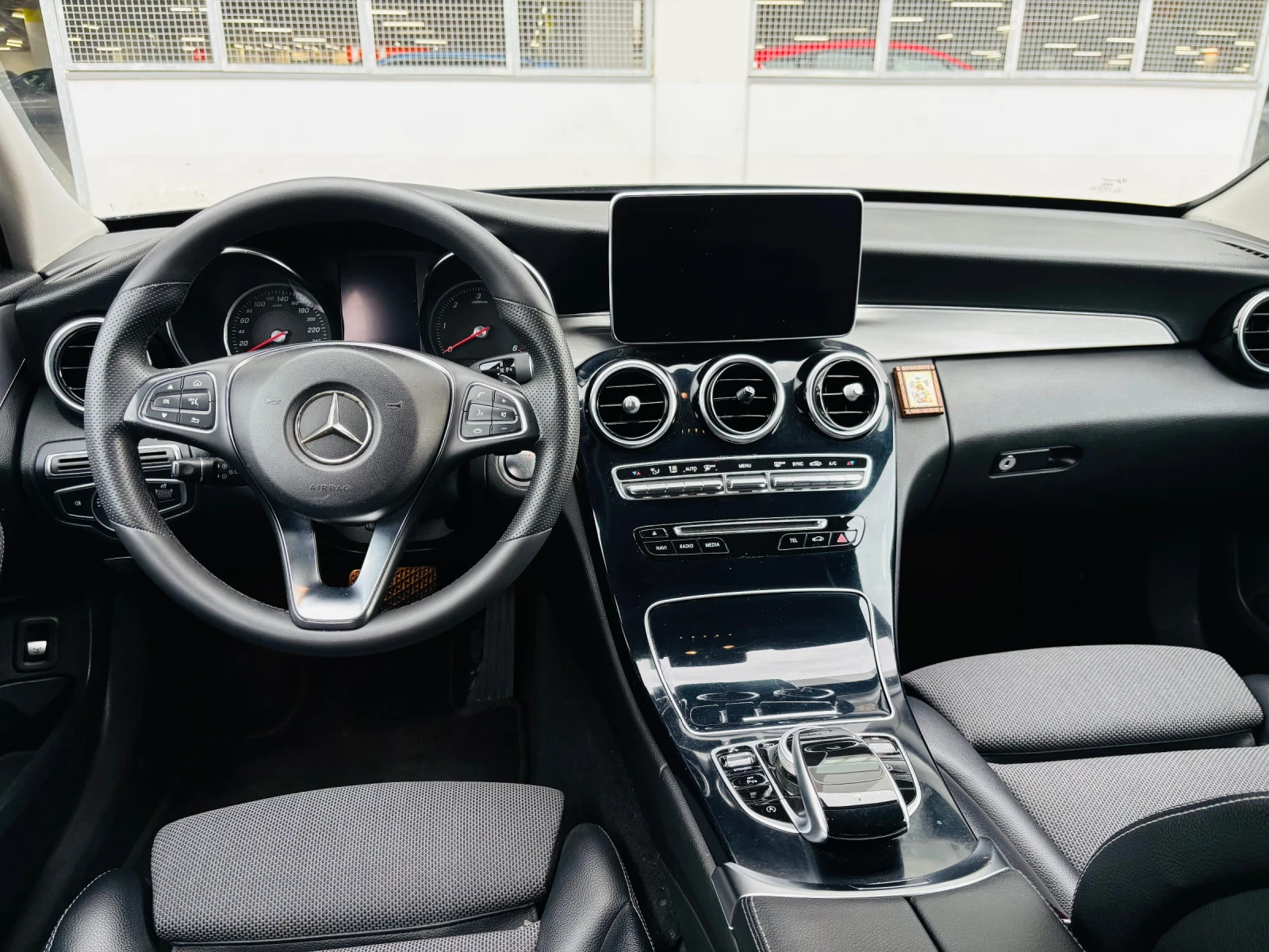 Mercedes-Benz C 220, снимка 3 - Автомобили и джипове - 54546956