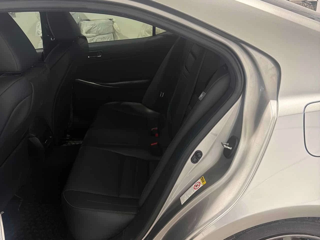 Lexus IS 300 F SPORT/AWD/ОБДУХ/ШИБЕДАХ/КЛИП/CARFAX/ФИНАНСИРАНЕ, снимка 11 - Автомобили и джипове - 54769752
