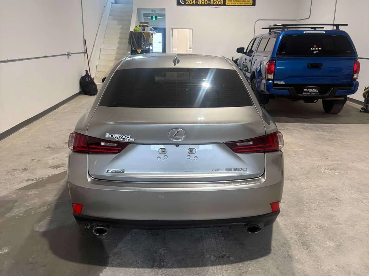 Lexus IS 300 F SPORT/AWD/ОБДУХ/ШИБЕДАХ/КЛИП/CARFAX/ФИНАНСИРАНЕ, снимка 4 - Автомобили и джипове - 54769752
