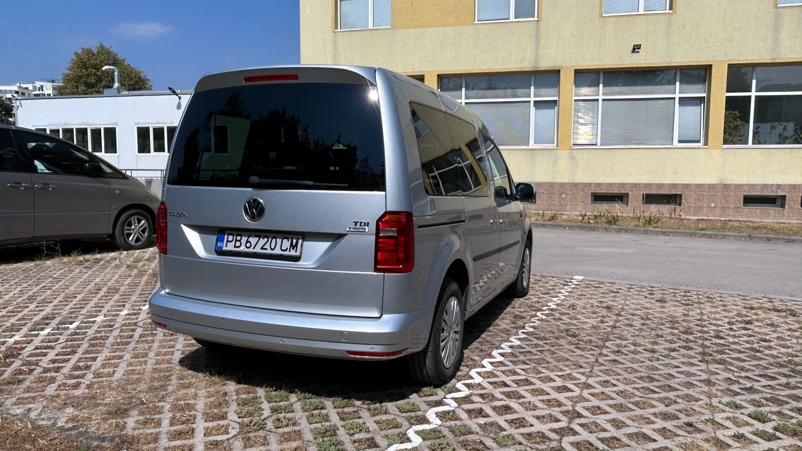 VW Caddy, снимка 4 - Автомобили и джипове - 55785710