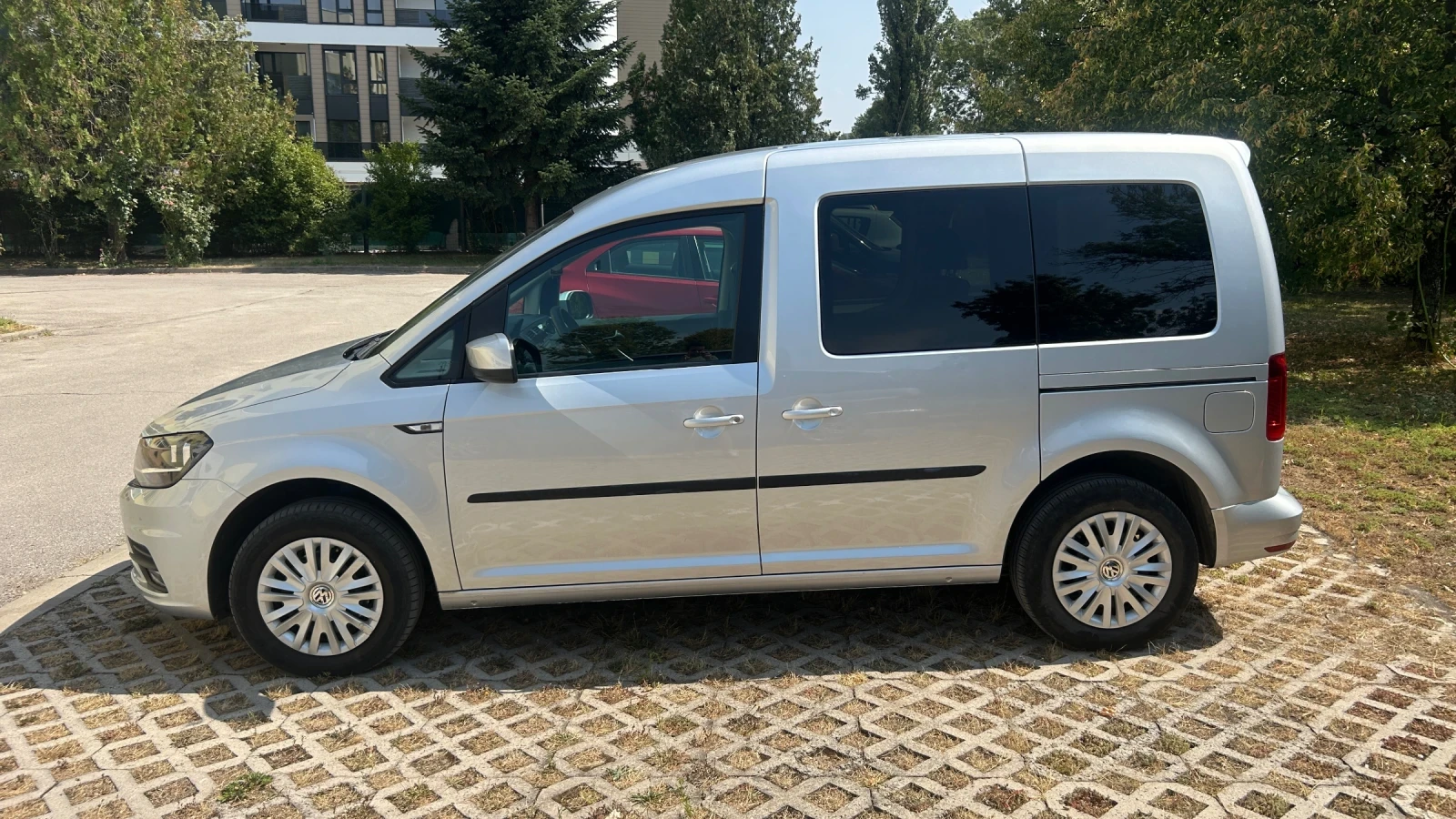 VW Caddy, снимка 12 - Автомобили и джипове - 55785710