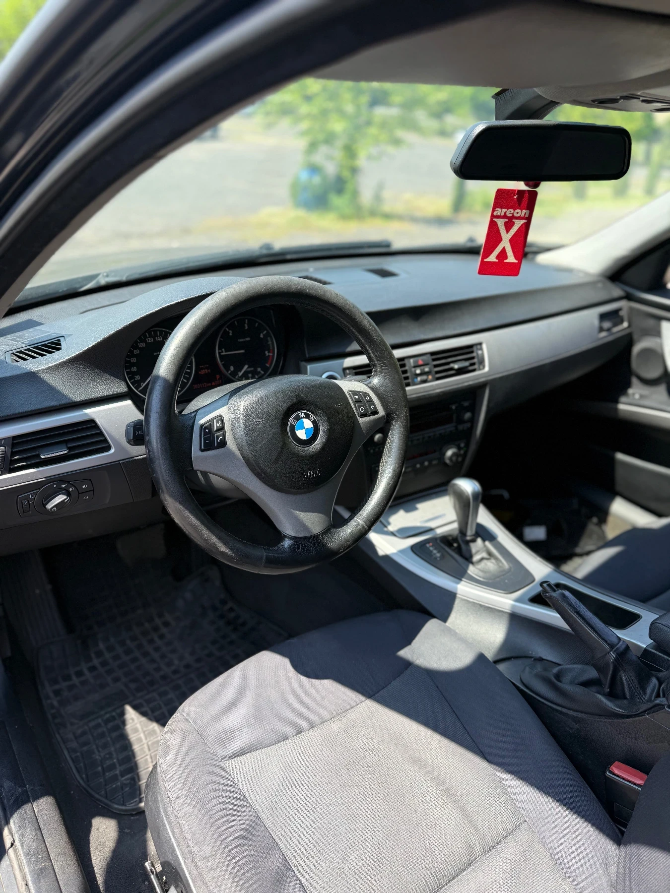 BMW 320 Автоматик , снимка 8 - Автомобили и джипове - 54902314