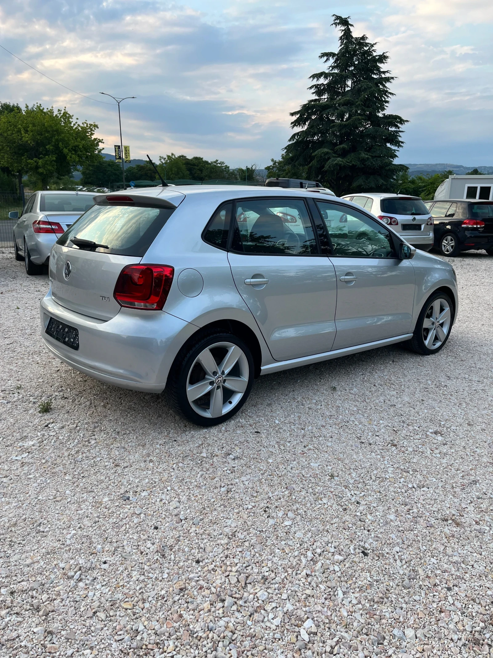 VW Polo 1.6 , снимка 7 - Автомобили и джипове - 55050083