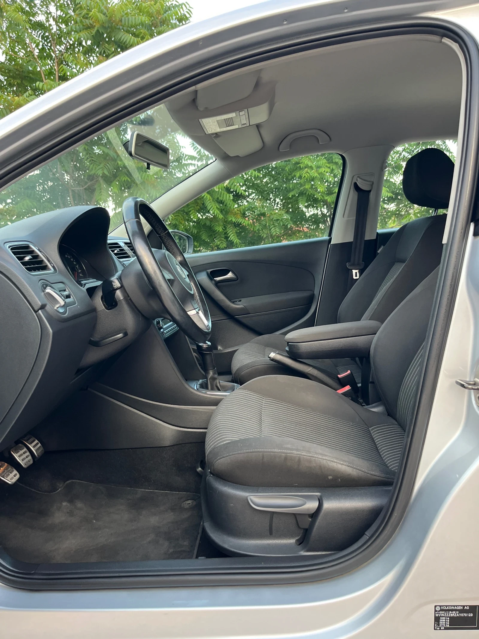 VW Polo 1.6 , снимка 10 - Автомобили и джипове - 55050083