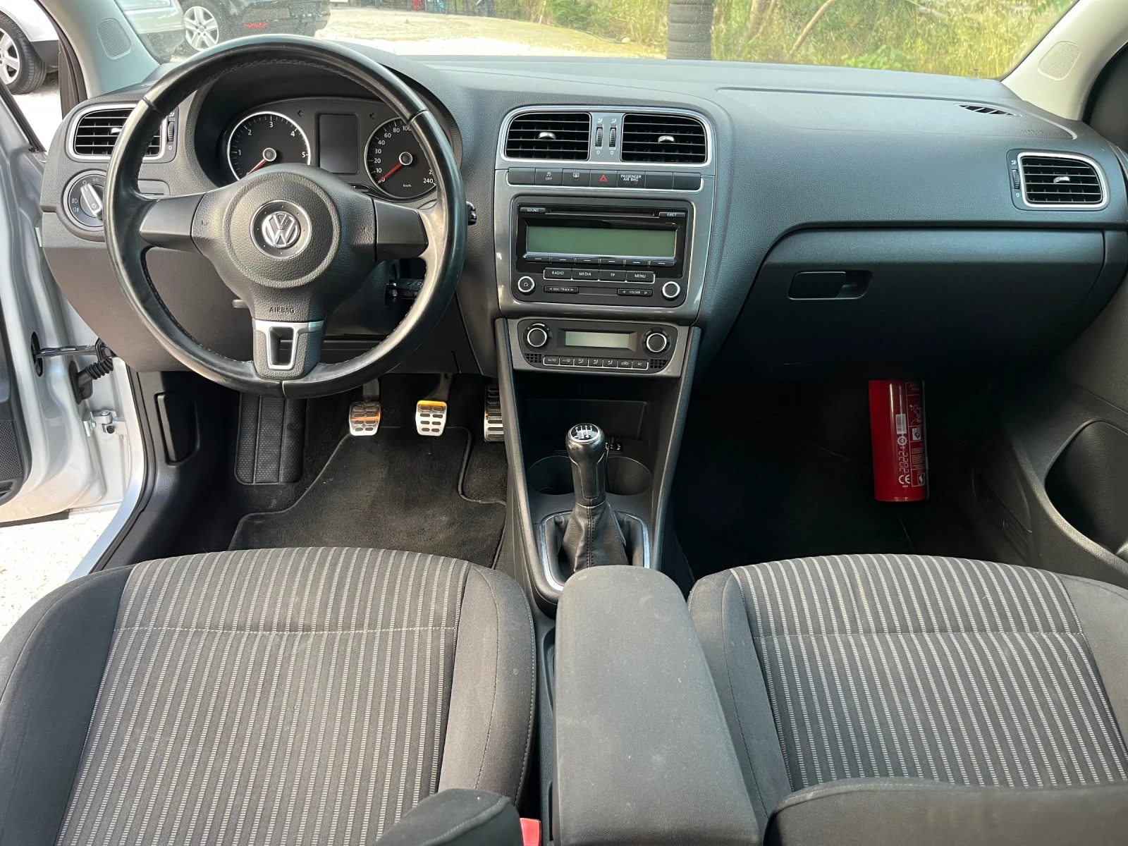 VW Polo 1.6 , снимка 9 - Автомобили и джипове - 55050083