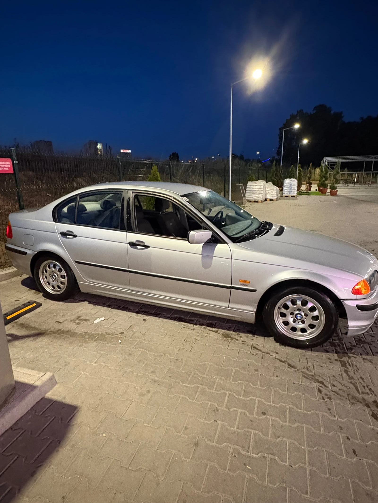 BMW 318, снимка 3 - Автомобили и джипове - 55093843