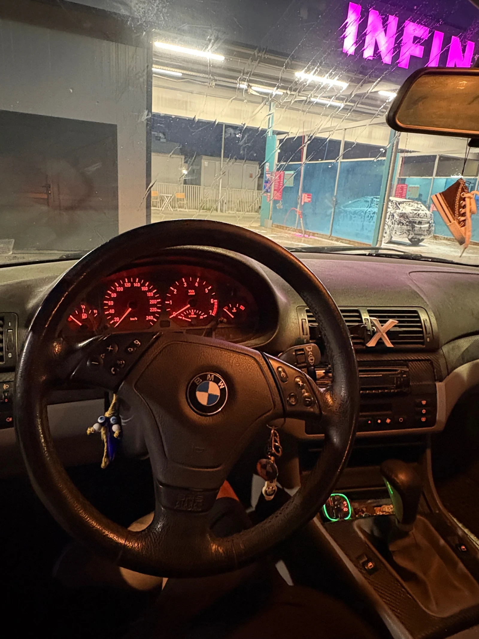 BMW 318, снимка 5 - Автомобили и джипове - 55093843