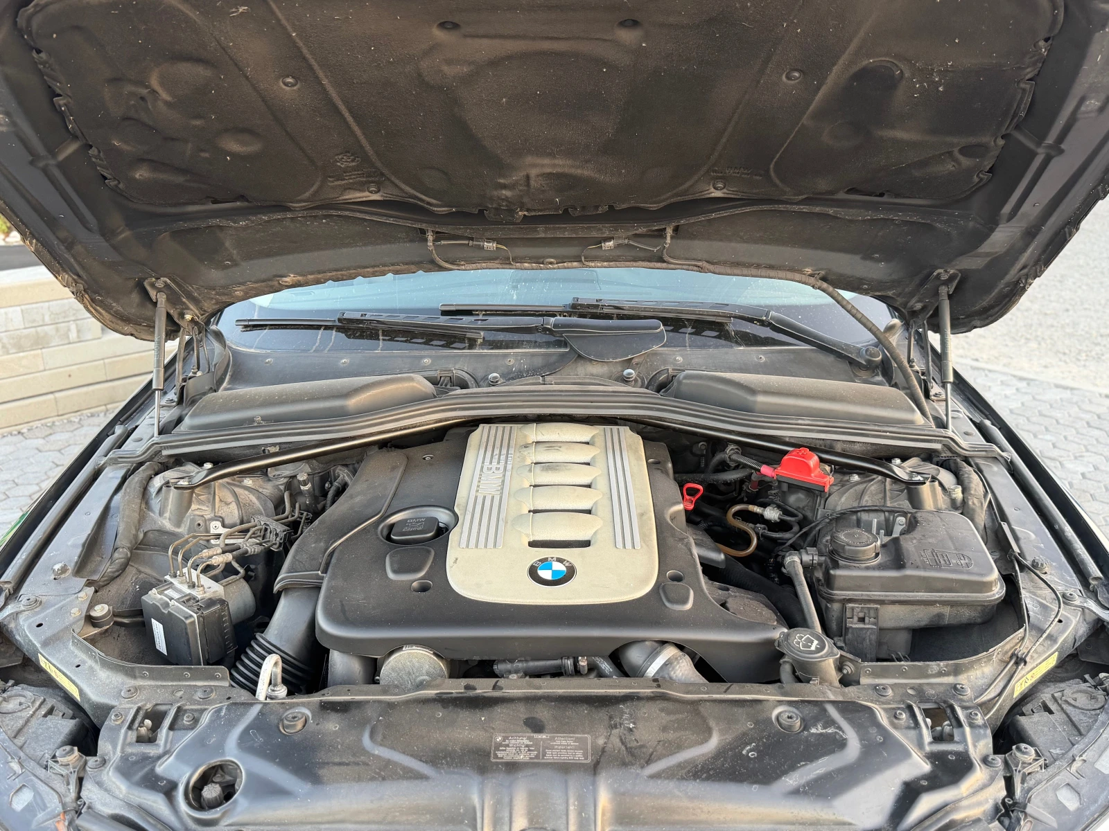 BMW 530 * 4X4* ПАНОРАМА* КОЖА* ПАМЕТ* NAVI* XENON* , снимка 6 - Автомобили и джипове - 55123690