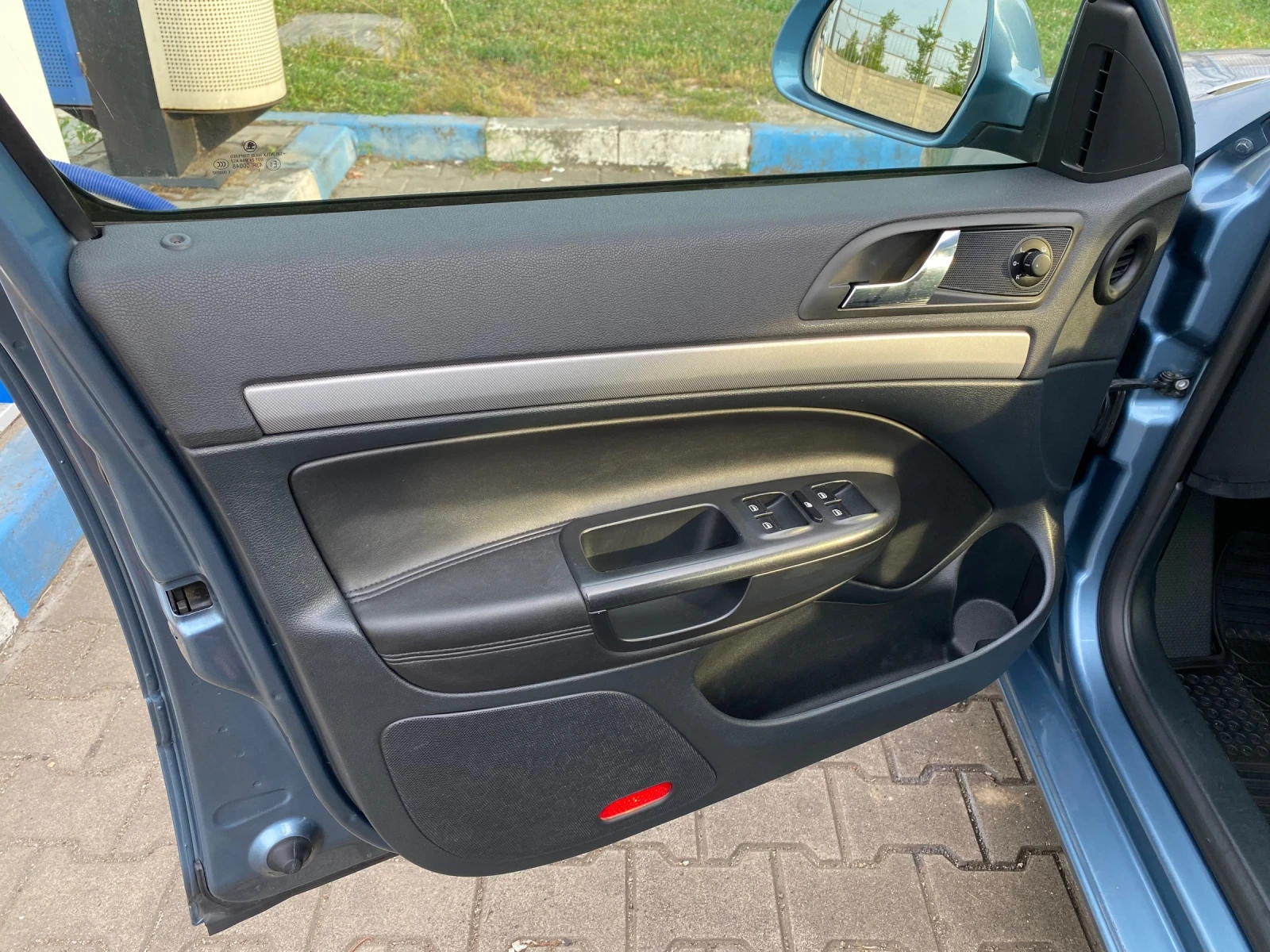 Skoda Octavia 1.6 TDI High Line , снимка 15 - Автомобили и джипове - 55854432