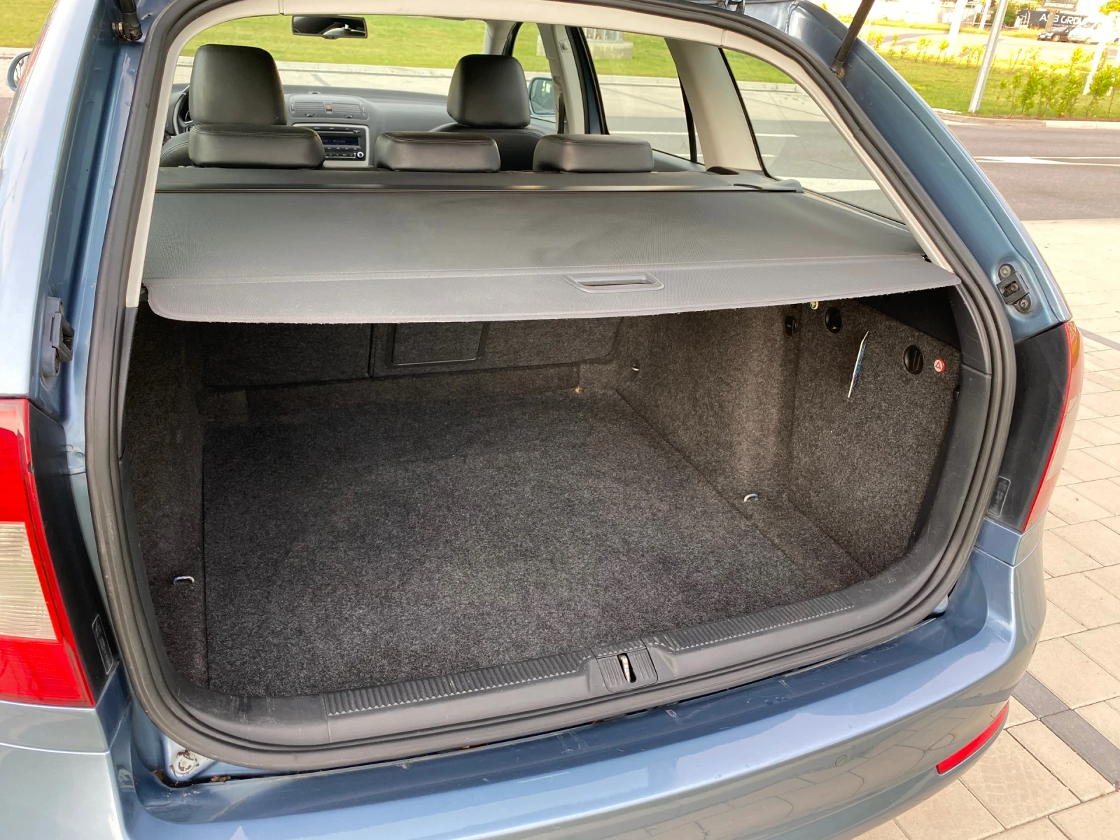 Skoda Octavia 1.6 TDI High Line , снимка 12 - Автомобили и джипове - 55854432