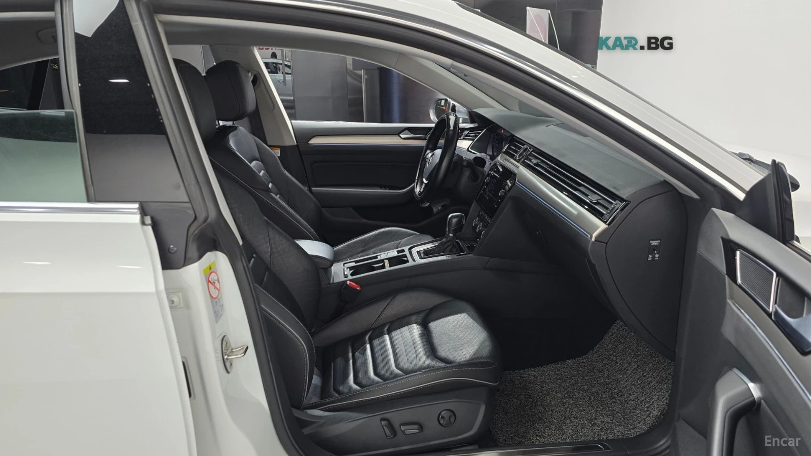 VW Arteon PREMIUM* 2.0TDI* DISTRONIC* ОБДУХ* ПОДГРЕВ* МАСАЖИ, снимка 9 - Автомобили и джипове - 55990247