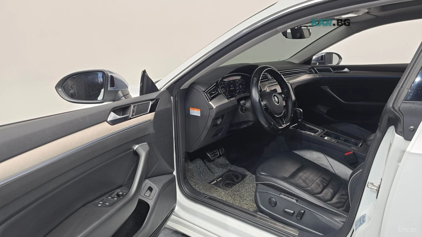 VW Arteon PREMIUM* 2.0TDI* DISTRONIC* ОБДУХ* ПОДГРЕВ* МАСАЖИ, снимка 8 - Автомобили и джипове - 55990247
