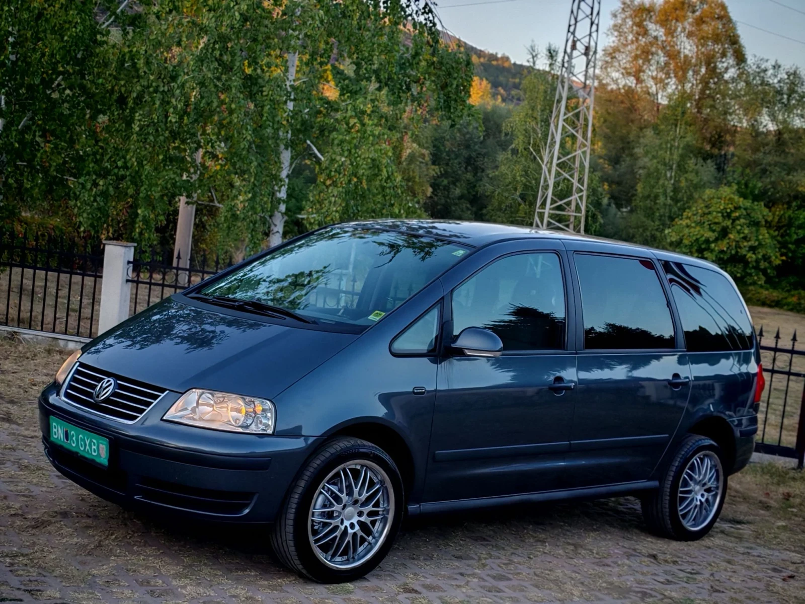 VW Sharan 1.9TDI(116)* 6-СКОРОСТИ* FACELIFT* НОВ ВНОС* , снимка 3 - Автомобили и джипове - 56120703