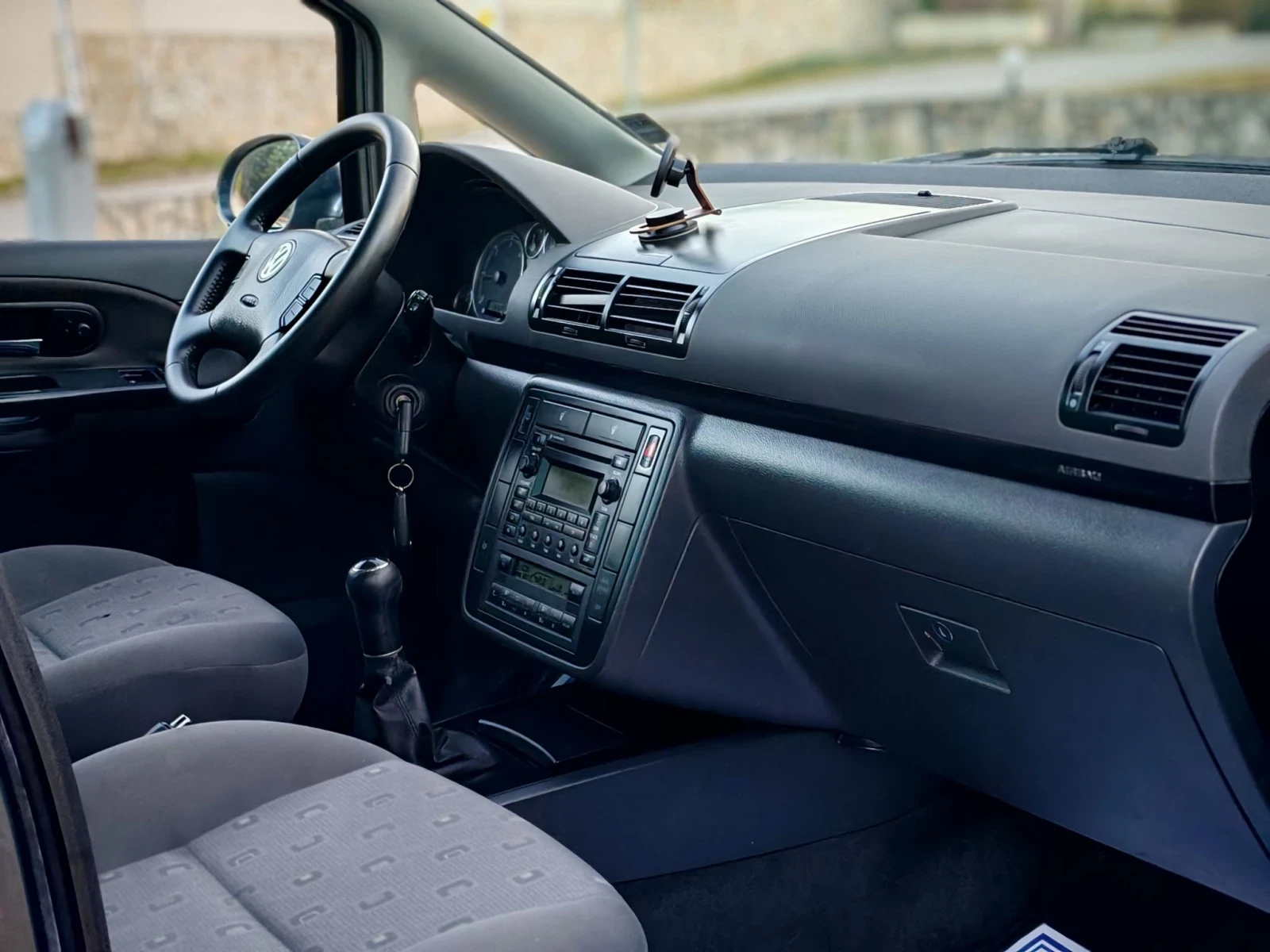 VW Sharan 1.9TDI(116)* 6-СКОРОСТИ* FACELIFT* НОВ ВНОС* , снимка 13 - Автомобили и джипове - 56120703