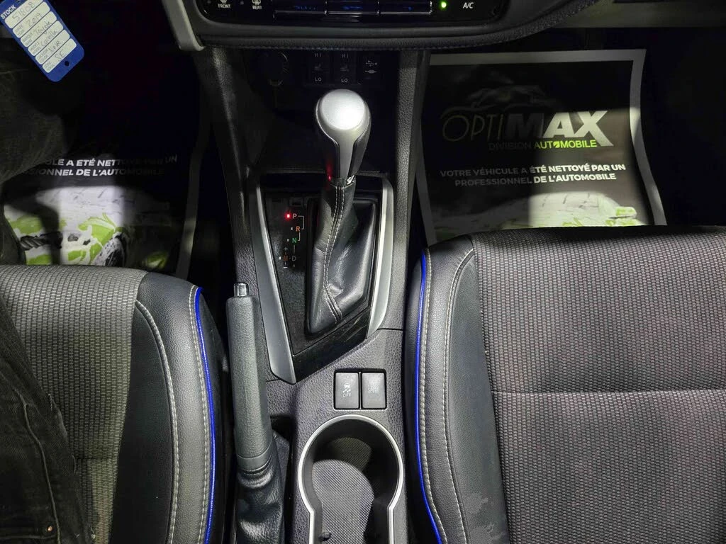 Toyota Corolla SE 1.8 , снимка 13 - Автомобили и джипове - 56172655