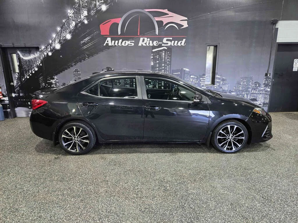Toyota Corolla SE 1.8 , снимка 2 - Автомобили и джипове - 56172655