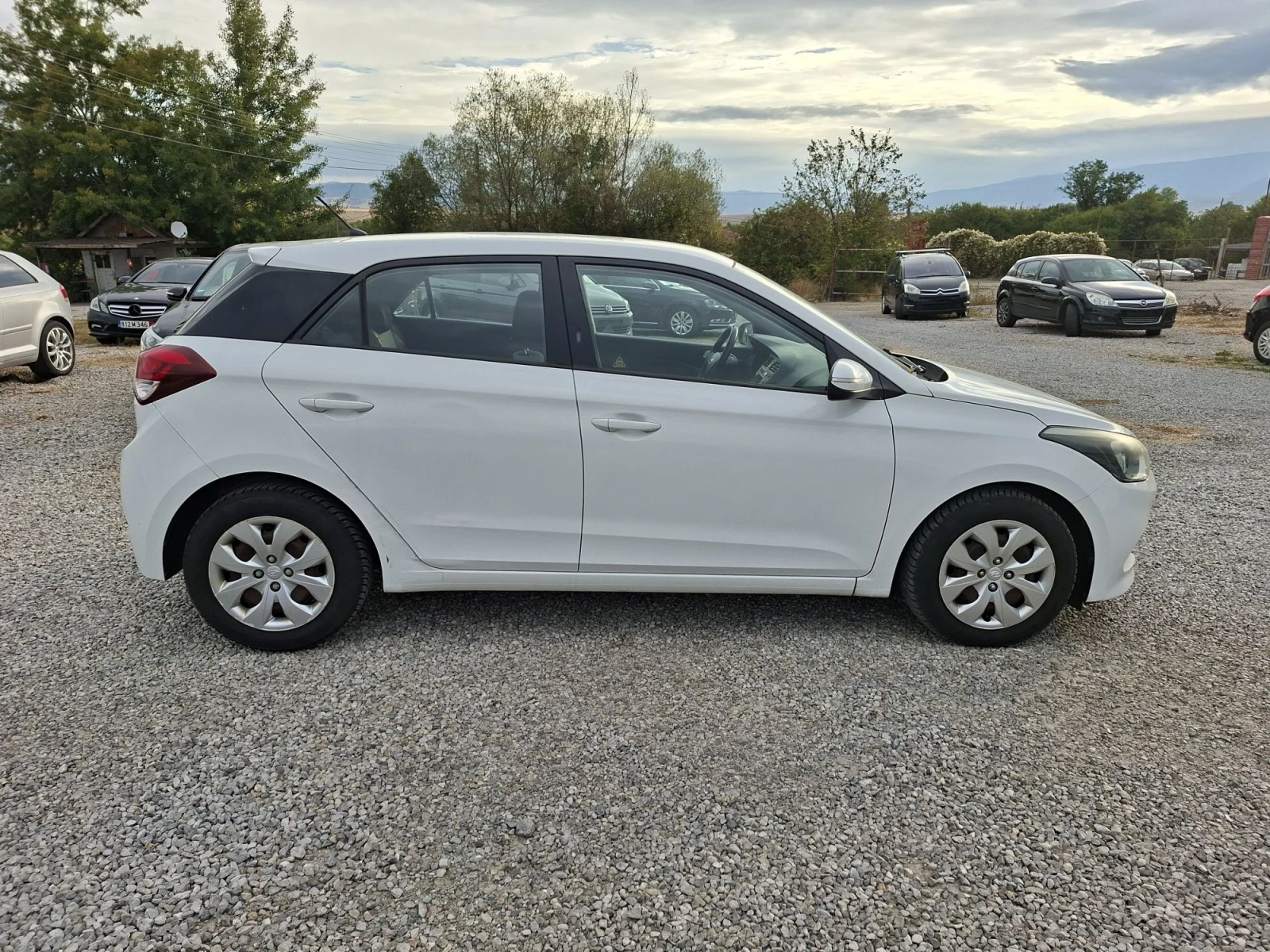 Hyundai I20, снимка 7 - Автомобили и джипове - 56265740