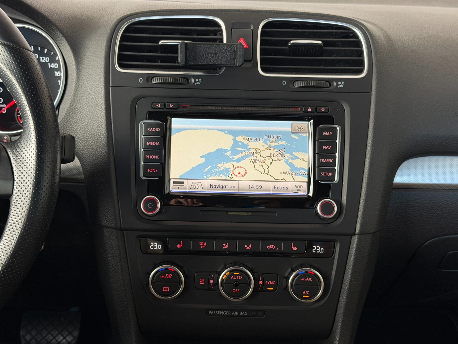 VW Golf VI Cabriolet 2.0 TDI Highline, снимка 9 - Автомобили и джипове - 56326281