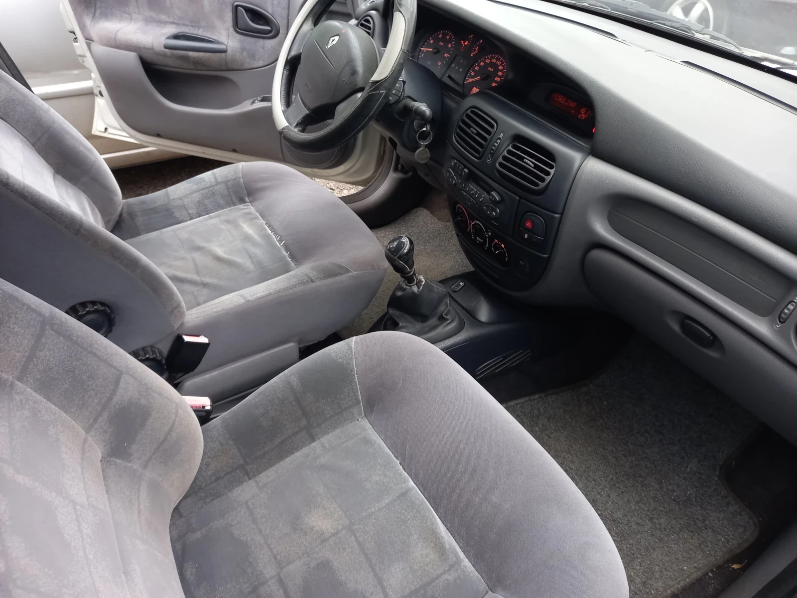 Renault Megane, снимка 2 - Автомобили и джипове - 56557696