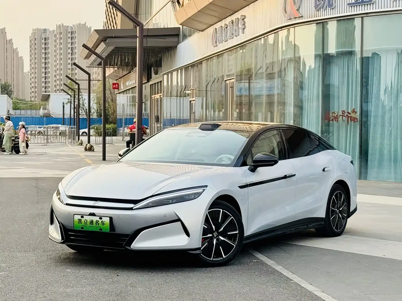 BYD HAN L 2025 EV 701KM LiDAR Premium