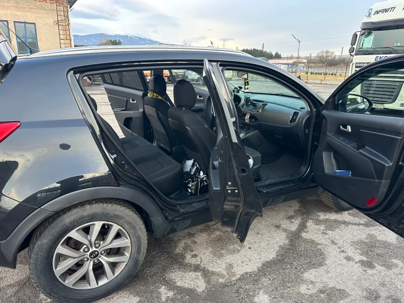 Kia Sportage, снимка 7 - Автомобили и джипове - 53213246