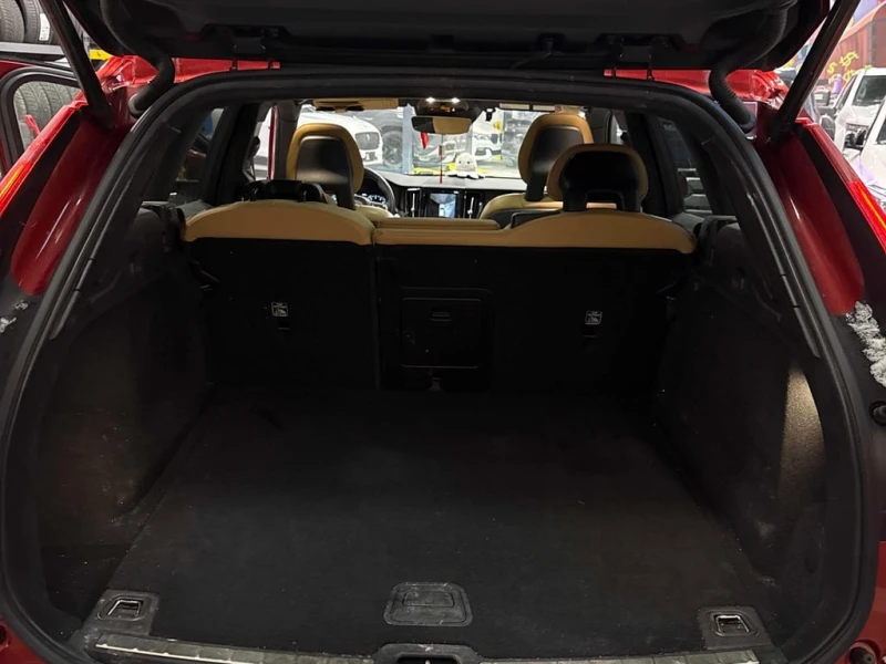 Volvo XC60 Momentum  CARFAX, снимка 14 - Автомобили и джипове - 53284787