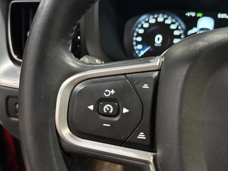 Volvo XC60 Momentum  CARFAX, снимка 12 - Автомобили и джипове - 53284787