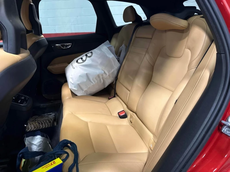 Volvo XC60 Momentum  CARFAX, снимка 10 - Автомобили и джипове - 53284787