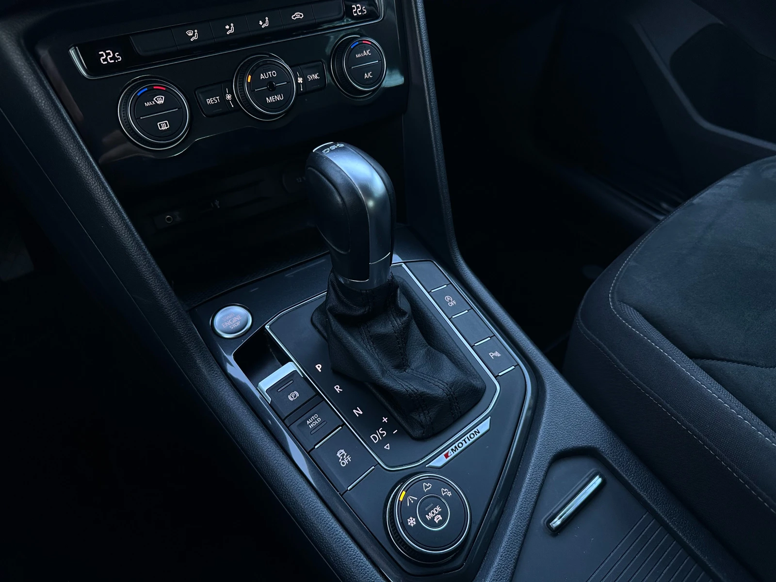 VW Tiguan 2.0TDI 190 4MOTION 164 000. DISTRONIC KEYLESS | Mobile.bg   13