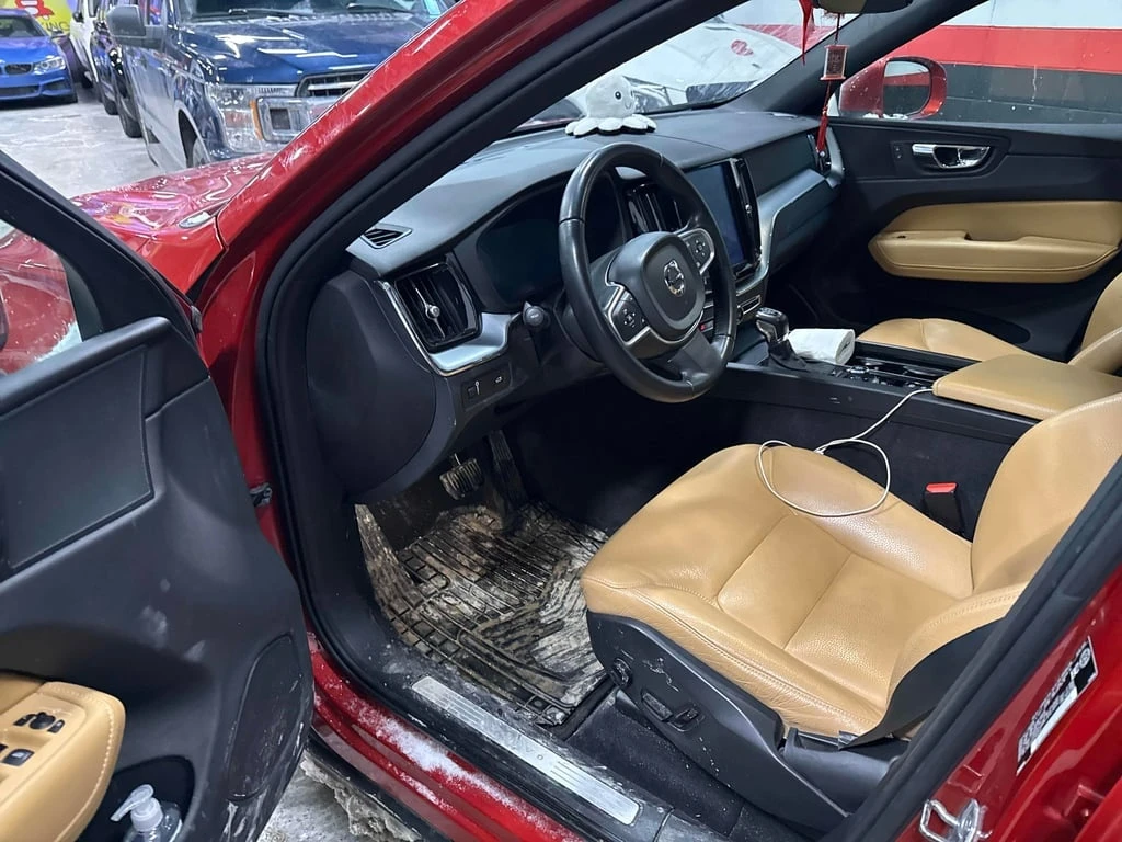 Volvo XC60 Momentum  CARFAX - изображение 5