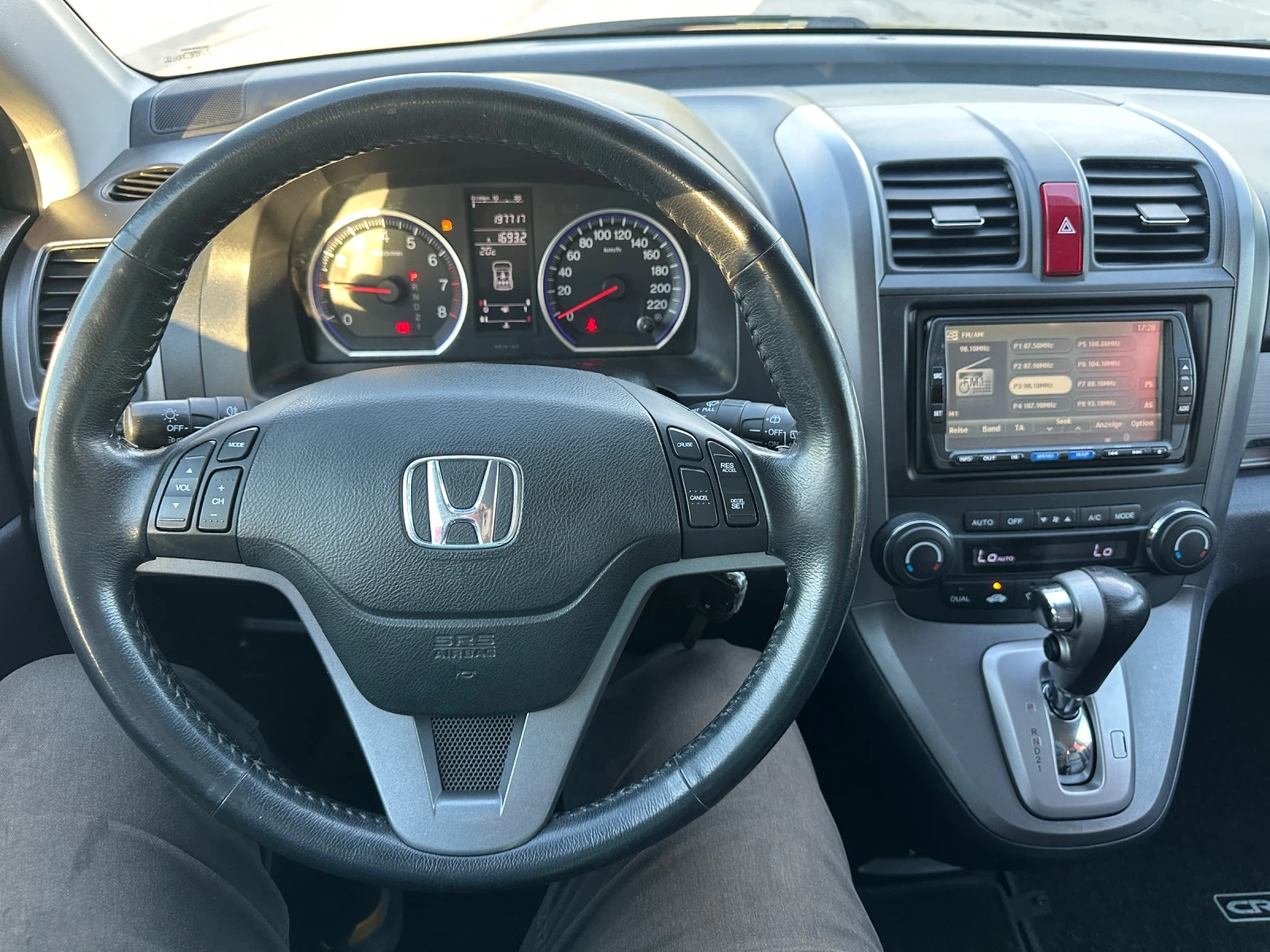 Honda Cr-v 2.4-EXECUTIVE-1ST-OWNER-1Г-ГАРАНЦИЯ, снимка 12 - Автомобили и джипове - 54416728