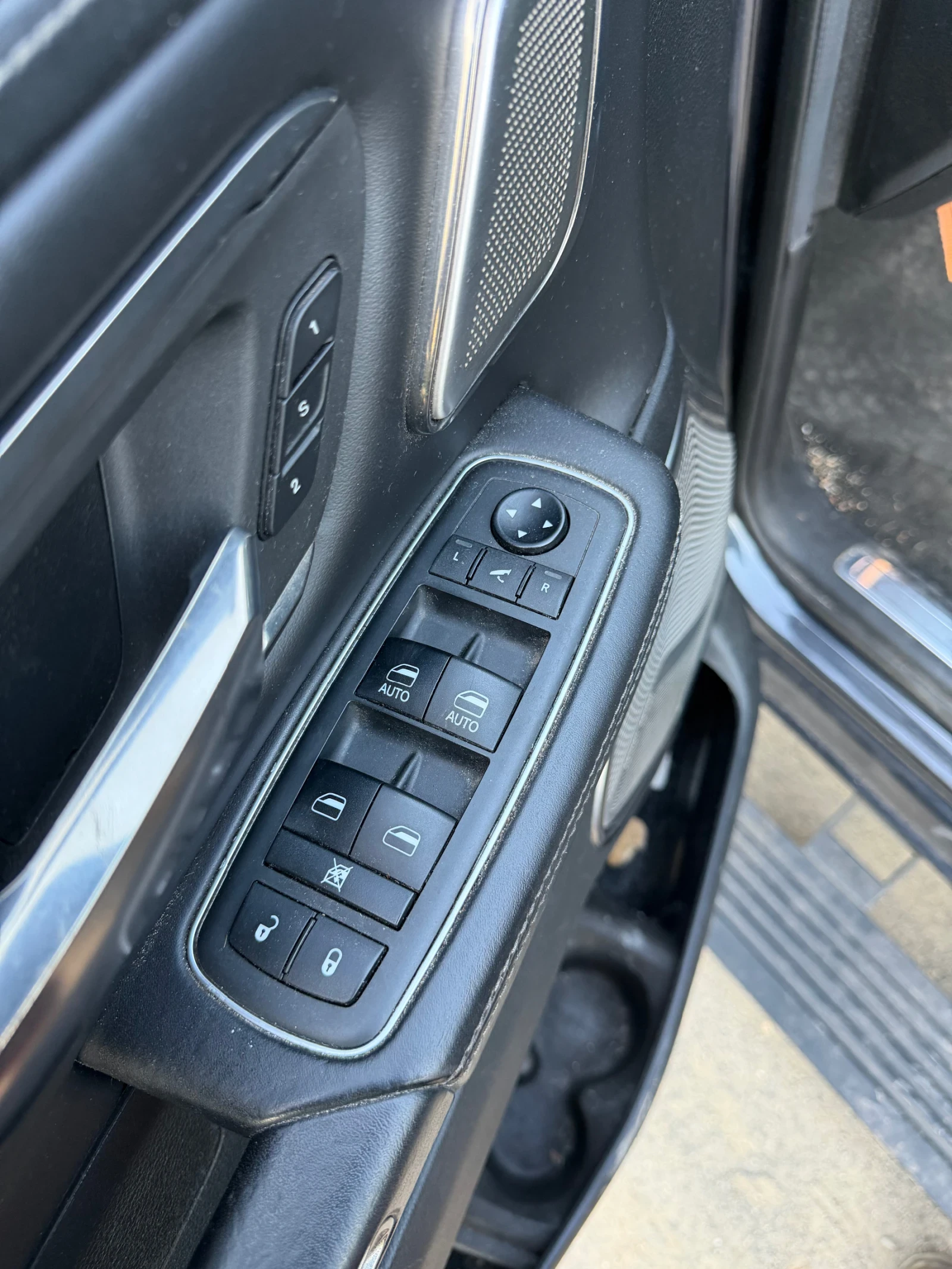 Dodge RAM 1500 Limited 5.7 Hemi, снимка 8 - Автомобили и джипове - 54839945