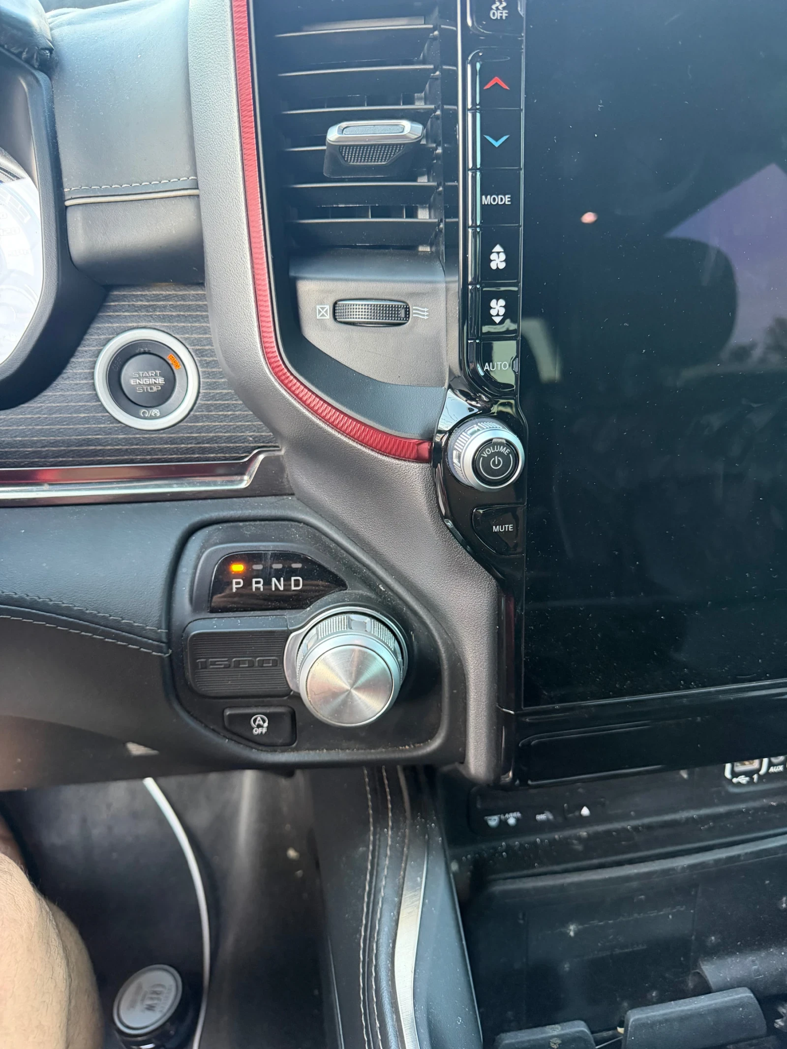 Dodge RAM 1500 Limited 5.7 Hemi, снимка 11 - Автомобили и джипове - 54839945