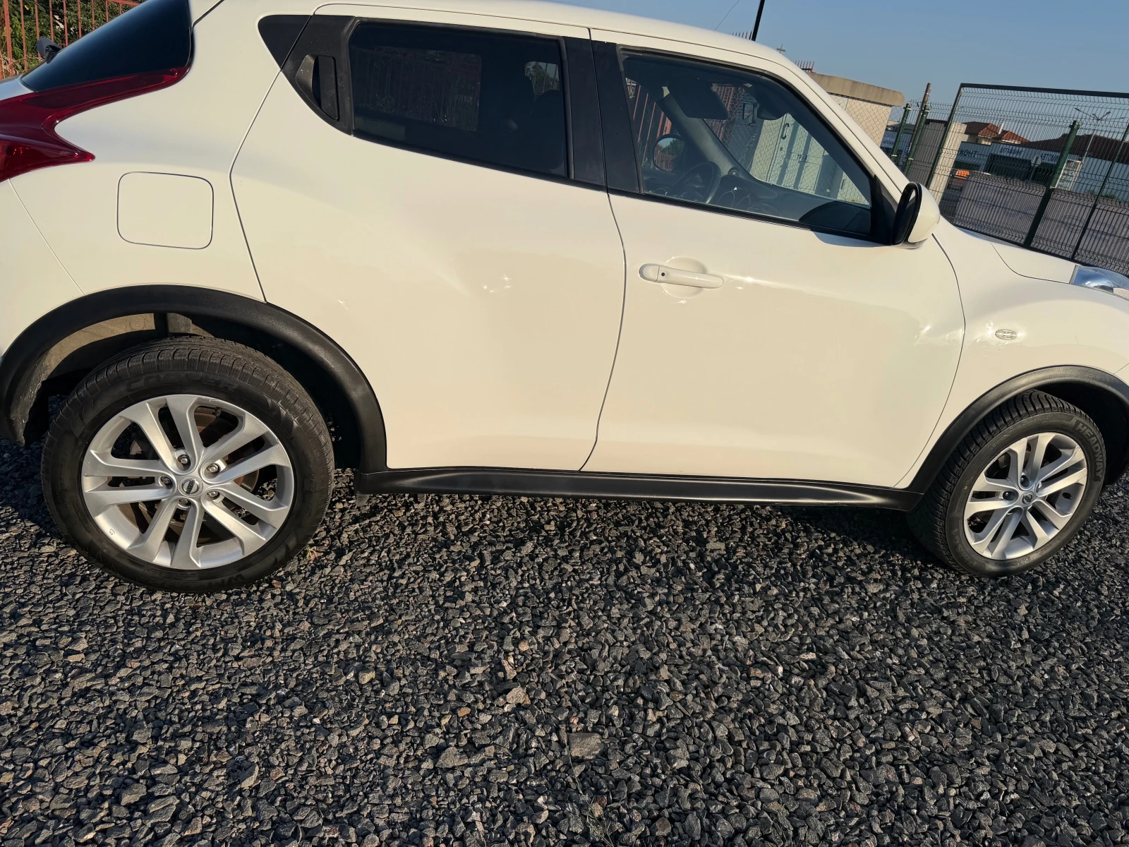 Nissan Juke 1.6 TEKNA 122хил., снимка 4 - Автомобили и джипове - 55095952