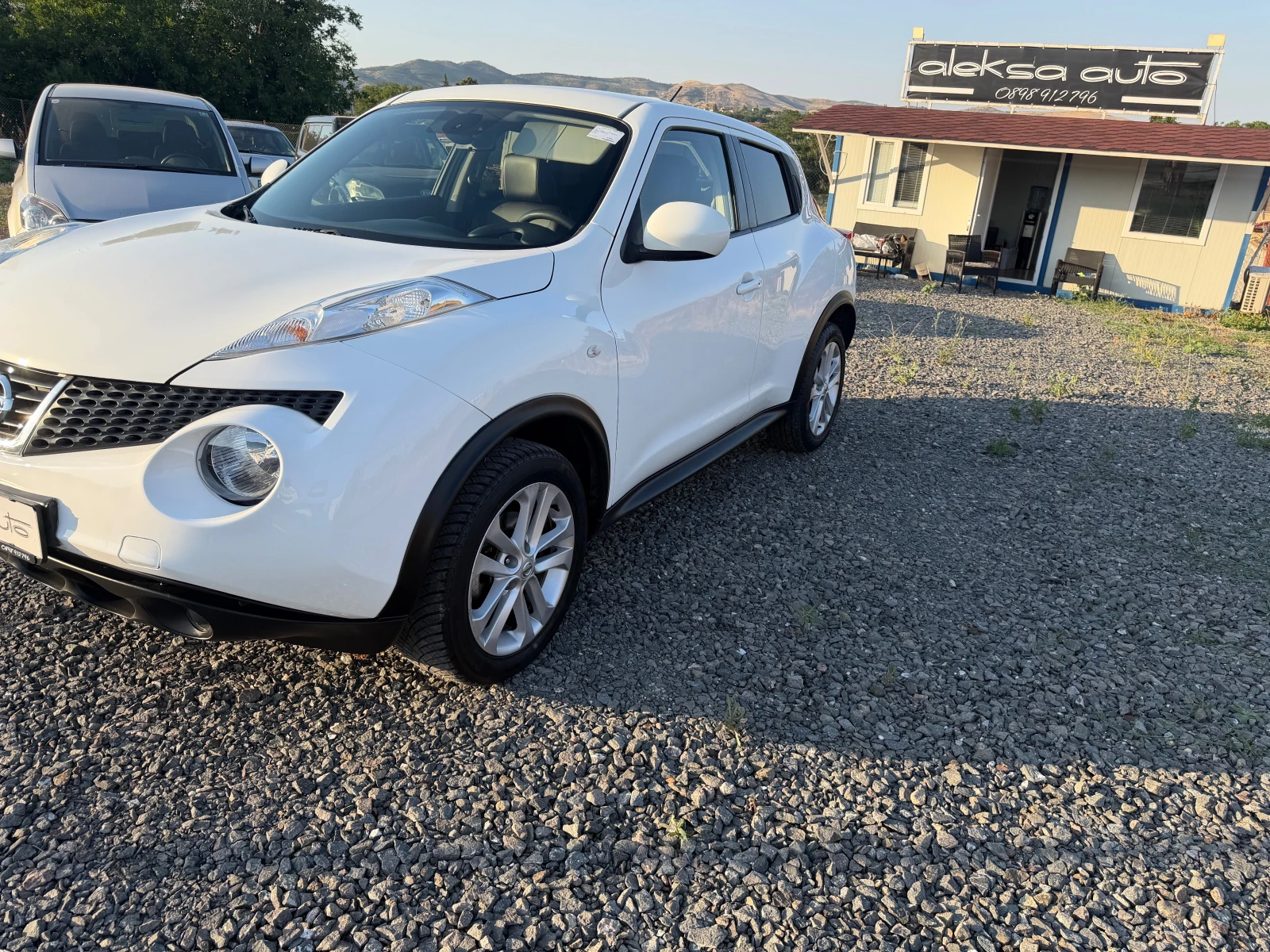 Nissan Juke 1.6 TEKNA 122хил., снимка 3 - Автомобили и джипове - 55095952