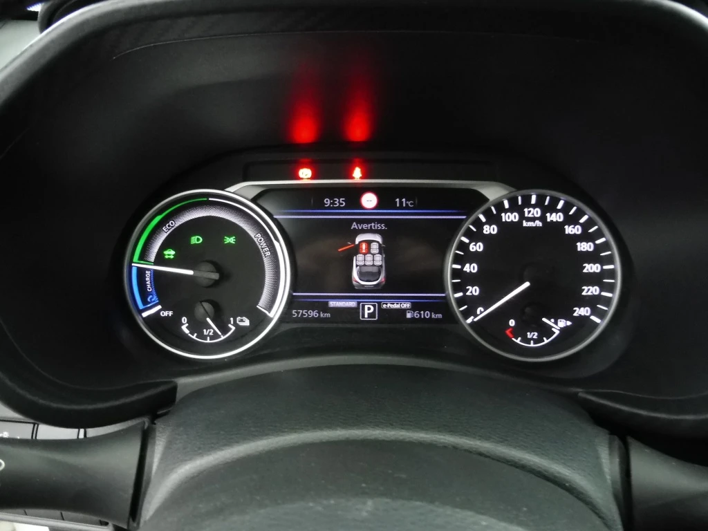 Nissan Juke 1.6 N-connecta - Hybrid, снимка 8 - Автомобили и джипове - 56210199