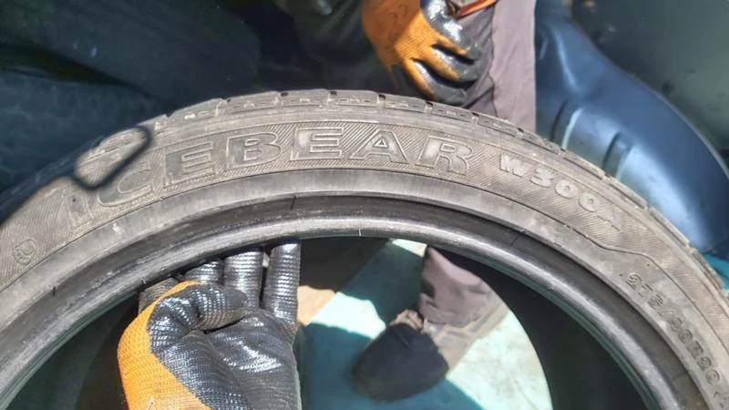 Гуми Летни 275/40R20, снимка 7 - Гуми и джанти - 29341092