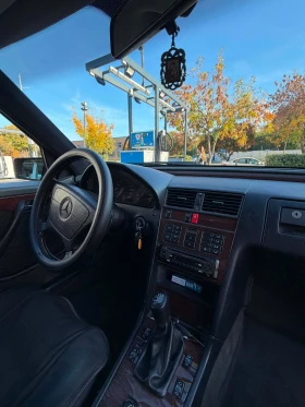 Mercedes-Benz C 200, снимка 12