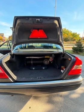 Mercedes-Benz C 200, снимка 11