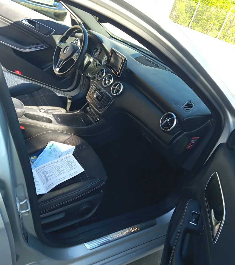 Mercedes-Benz A 200 1.6/automat, снимка 11 - Автомобили и джипове - 51785582