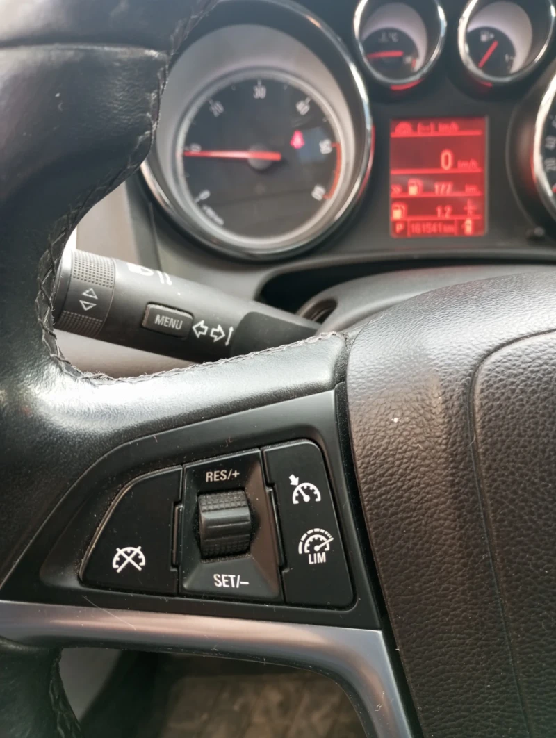 Opel Astra, снимка 12 - Автомобили и джипове - 52627785